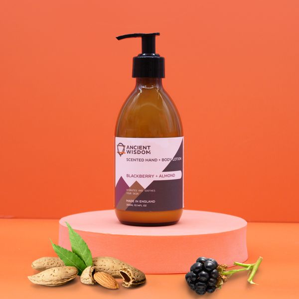 Szeder és Mandula Kéz és Testápoló 300ml