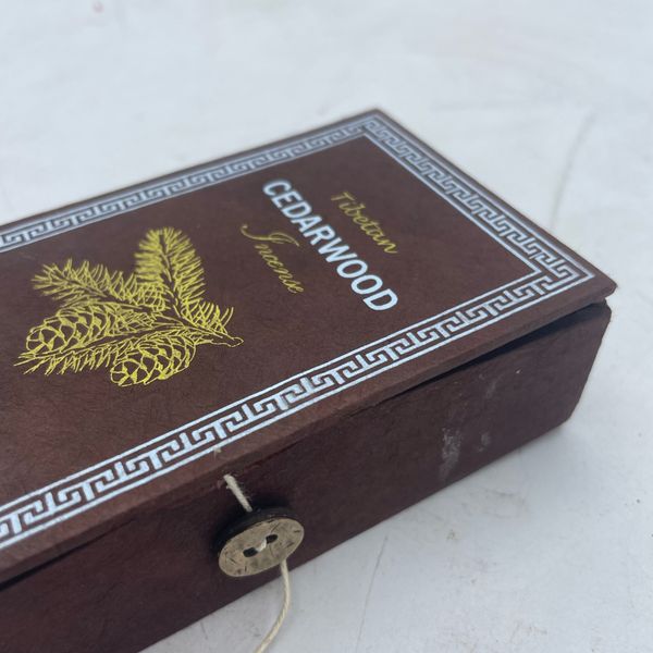 Himalája sughandit dhoop füstölő ajándékcsomag - Cédrusfa