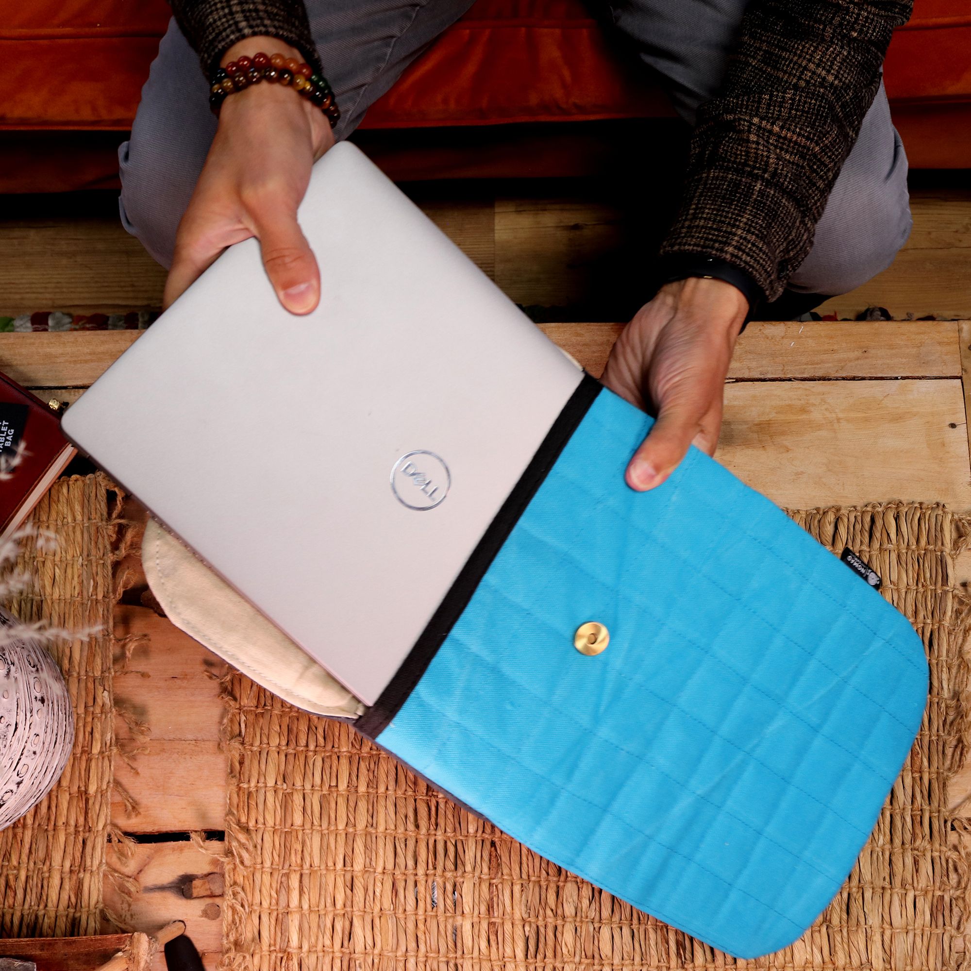 Nomád Sari Párnázott Laptoptokok