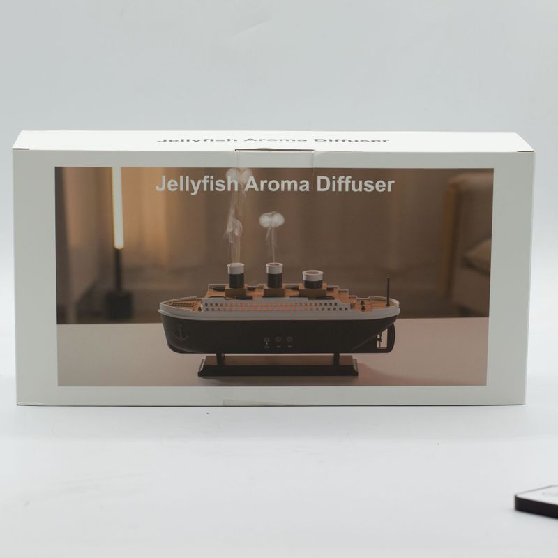 Titanic aroma diffúzor – USB – színváltós – távirányítóval