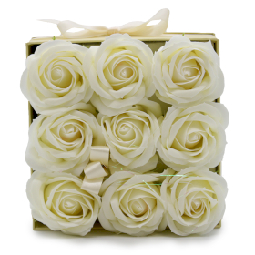 Szappanvirágok Ajándékcsomagolásban- 9 Krémszínű Rózsa- Négyzet